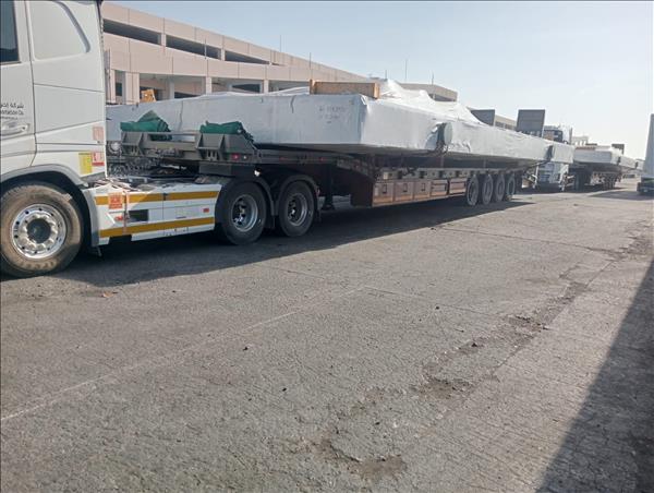 نقل البضائع والمعدات 