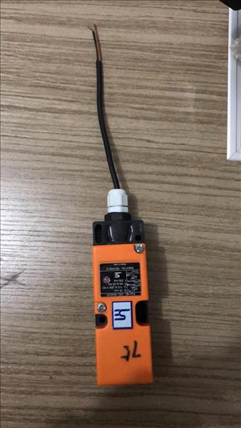 قطع غيار مصانع البلك ومضخات الأسمنت ومعدات الطرق ٥